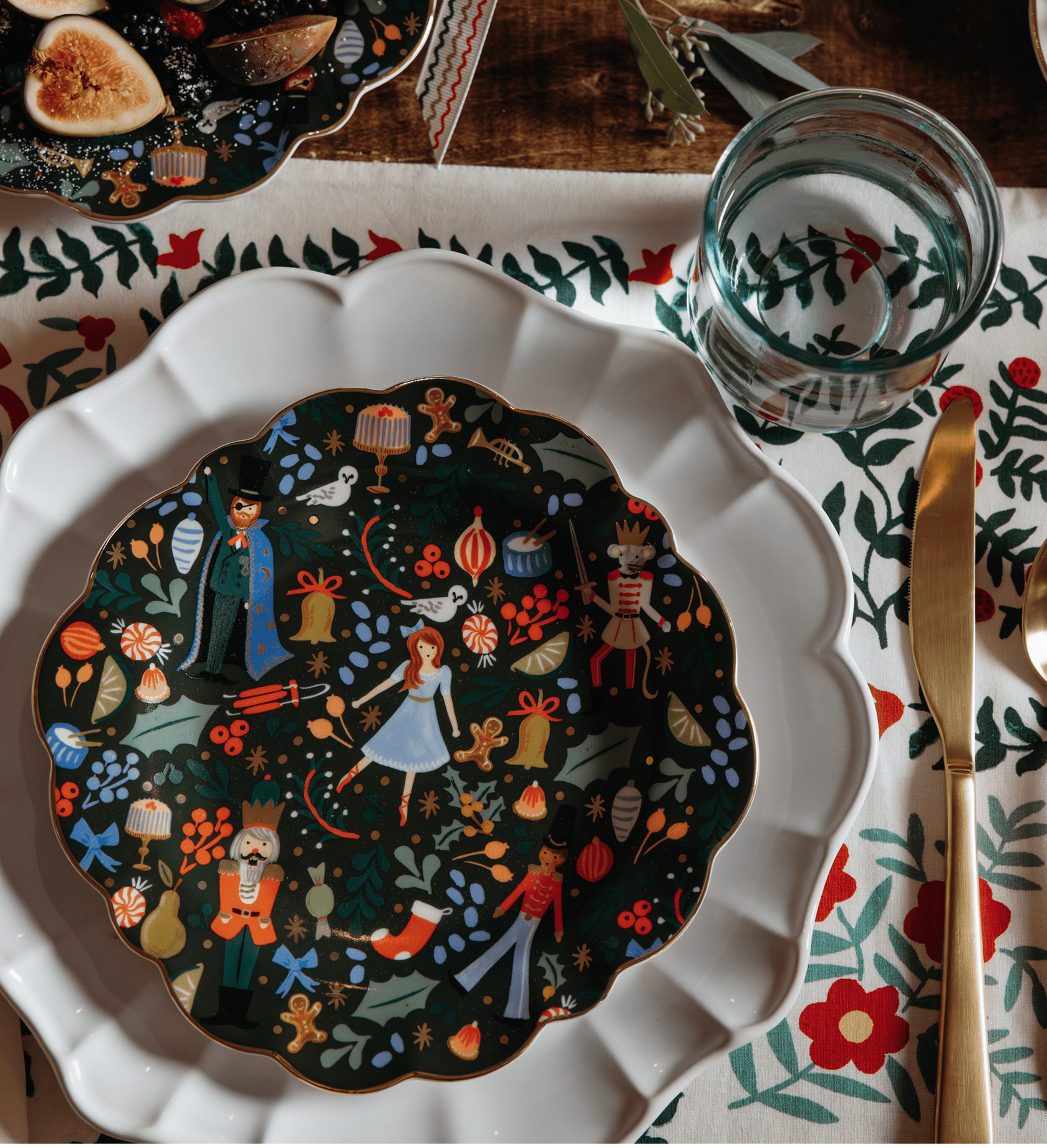 Porcelain Dessert Plate Set - Nutcracker