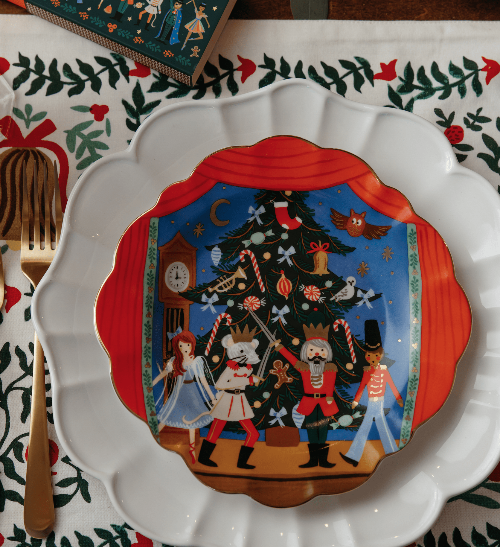 Porcelain Dessert Plate Set - Nutcracker
