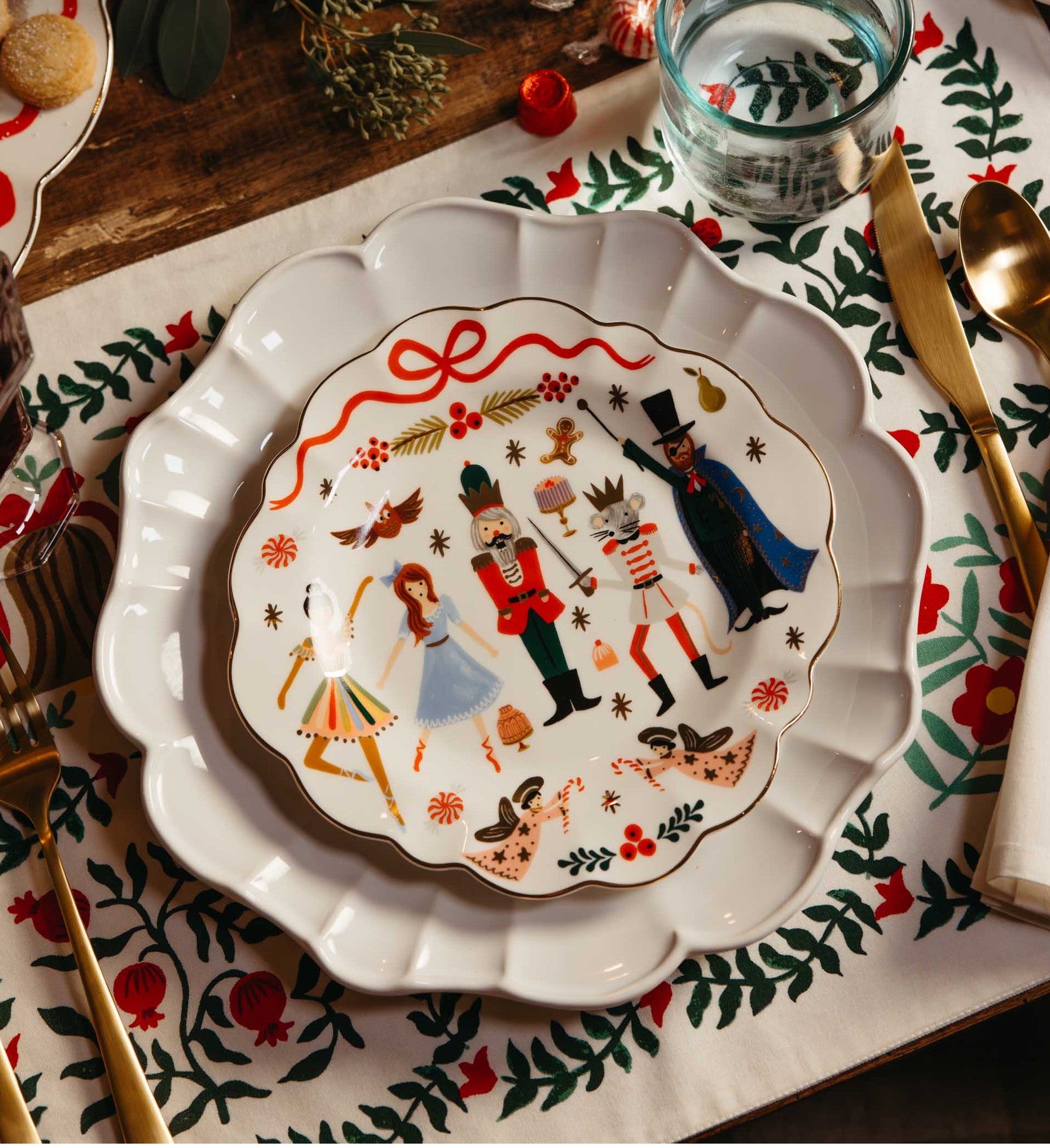 Porcelain Dessert Plate Set - Nutcracker
