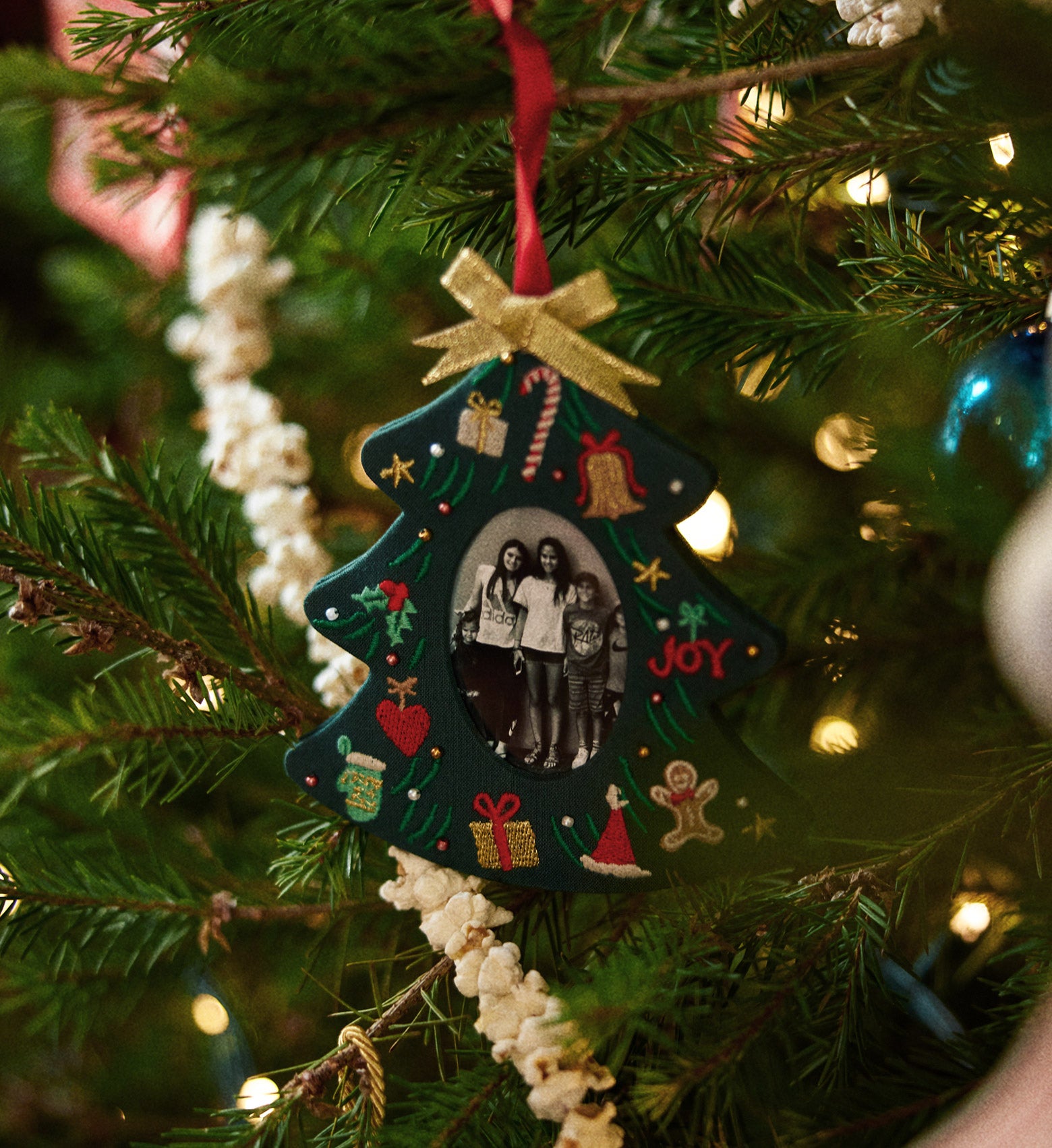Embroidered Frame Ornament - Christmas Tree