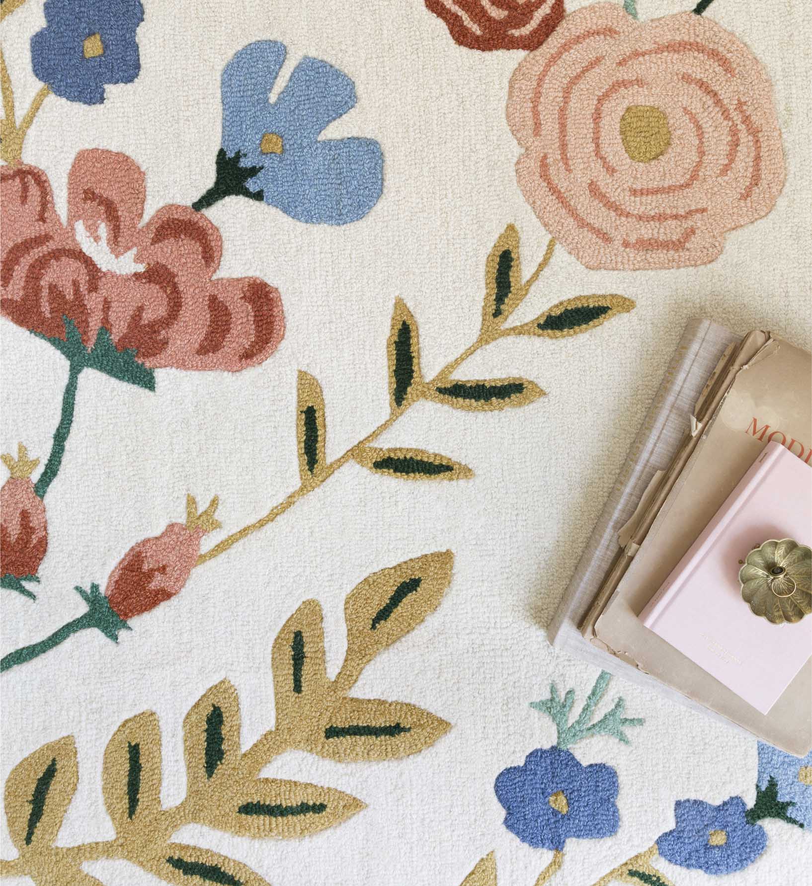 Les Fleurs Floral Vines Wool-Hooked Rug - Ivory
